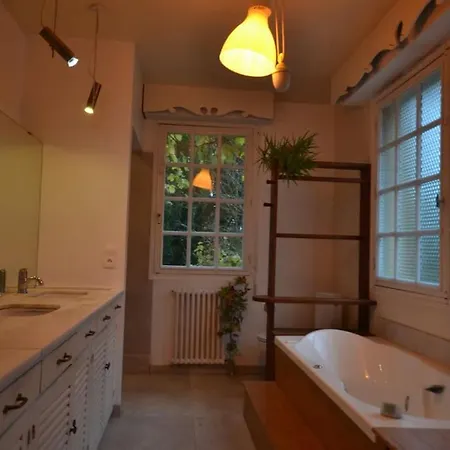 فيلة Chanoine Poupard